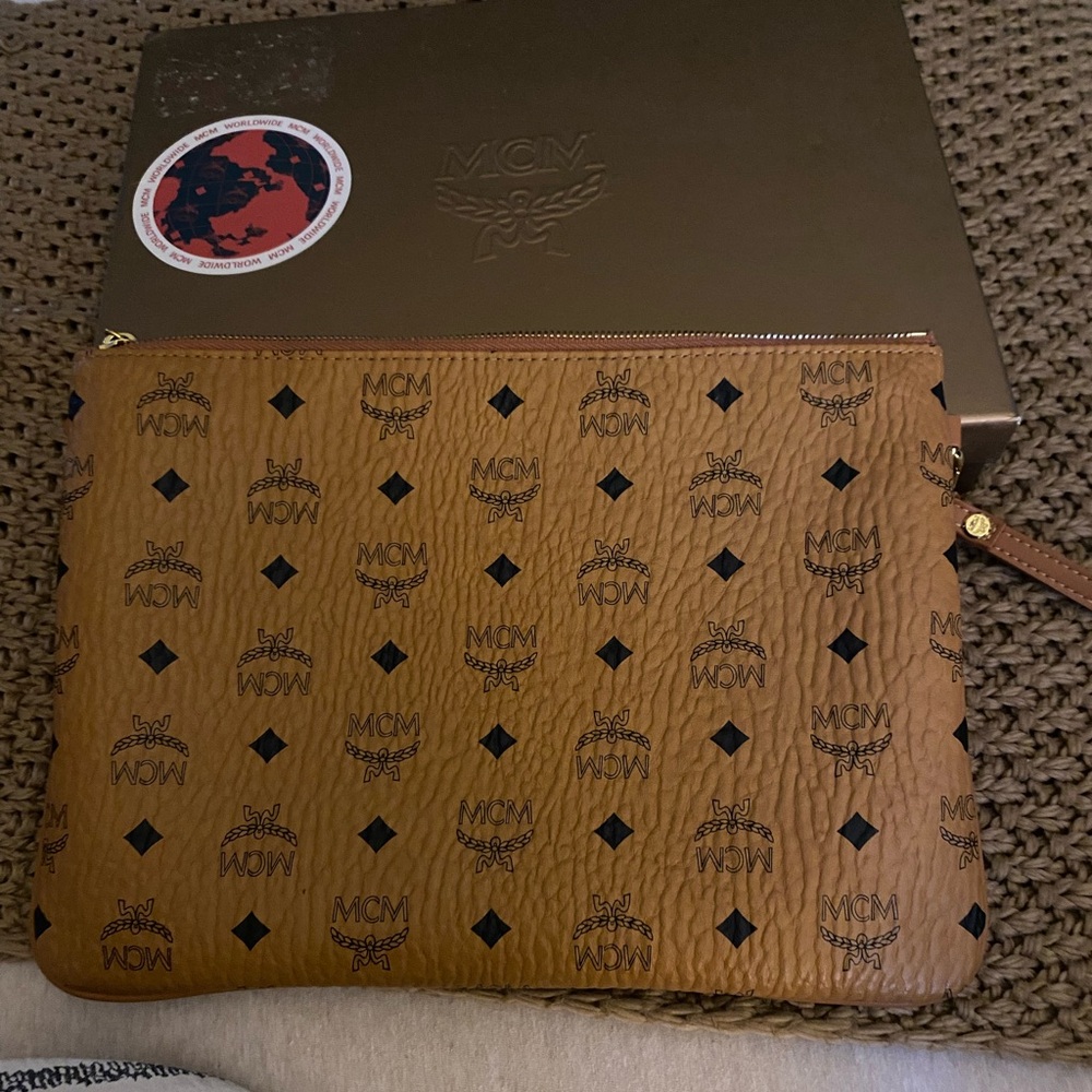 MCM Tan Visetos Pouch with Gold Accents - Picture 3 of 6